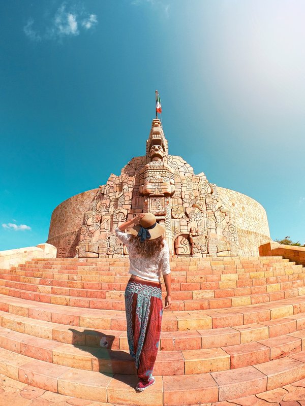 How Can UK Professional Organizers Use Blogging to Demonstrate Their Expertise and Services?